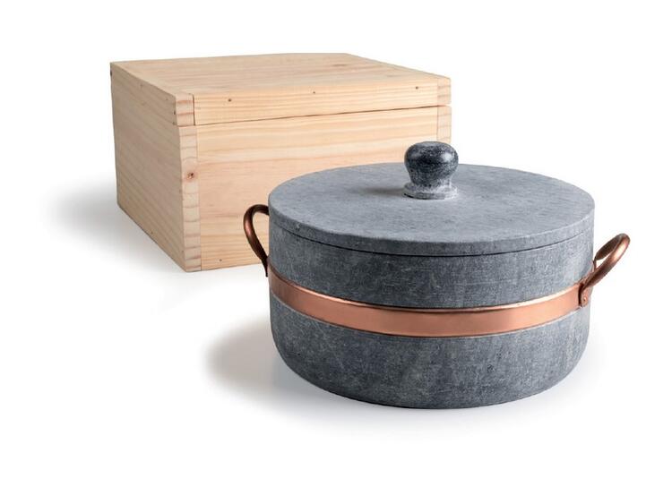 PIETRA OLLARE CASSERUOLA 2 MANICI CON COPERCHIO 24